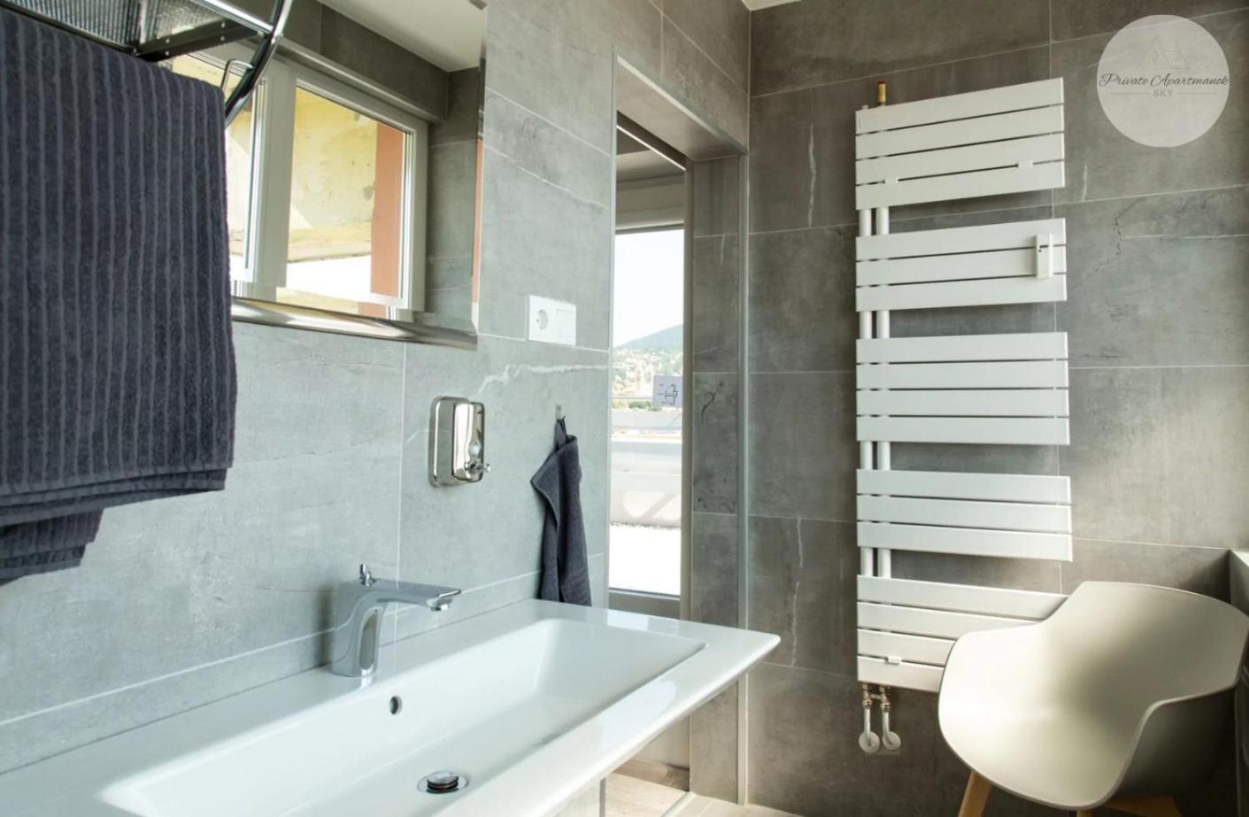 Sky Panorama Apartman Pécs Esterno foto