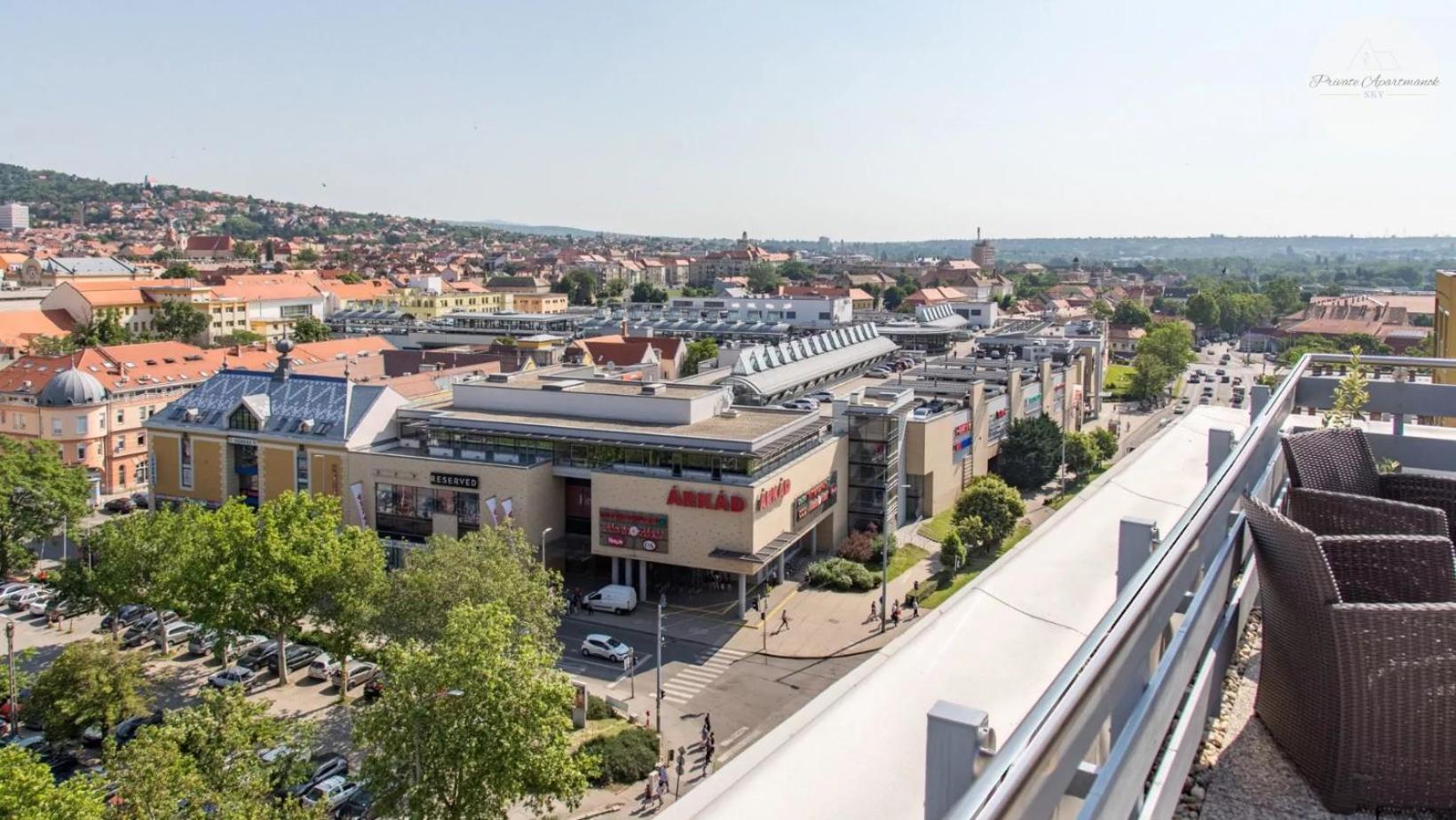 Sky Panorama Apartman Pécs Esterno foto